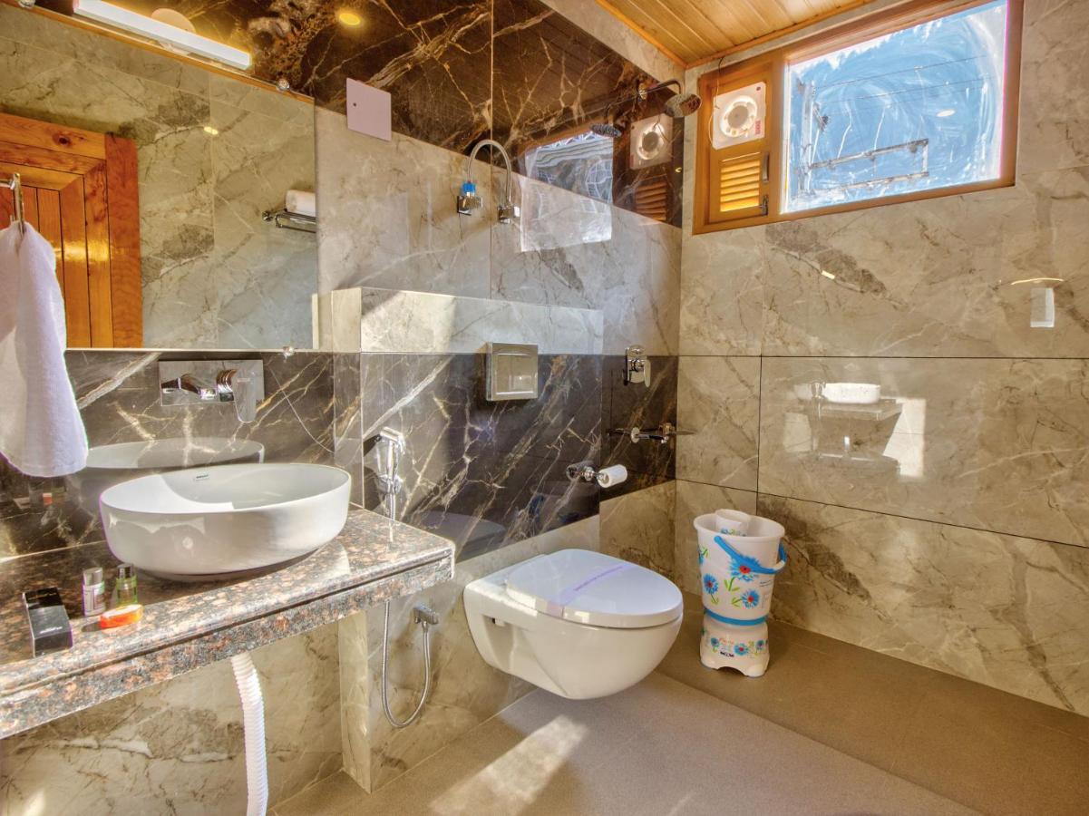 Готель Swastik Grand Manali Екстер'єр фото