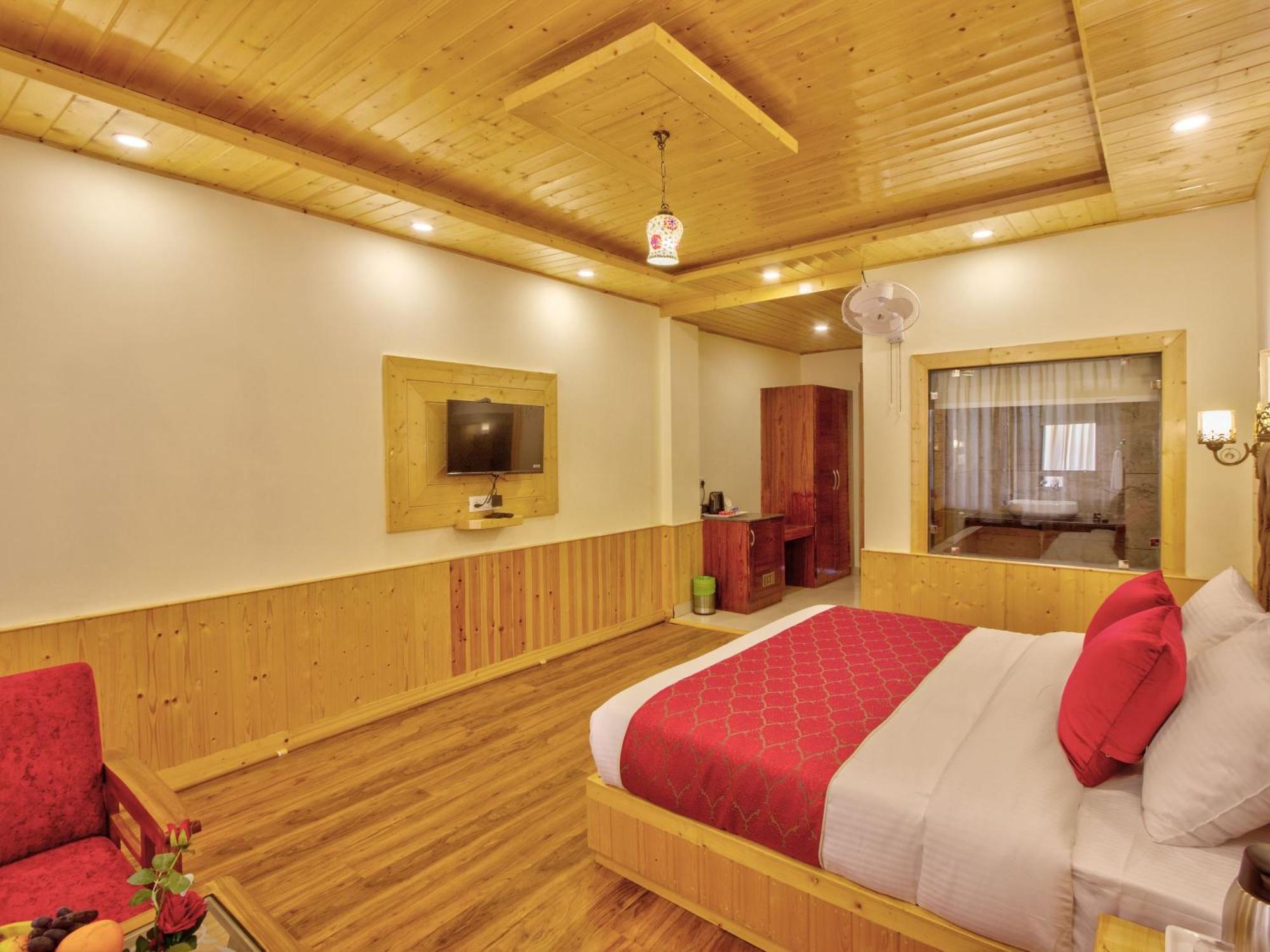 Готель Swastik Grand Manali Екстер'єр фото
